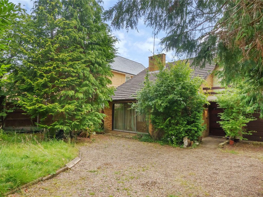 4 bed detached house for sale in Oaklands Road, London N20 Zoopla