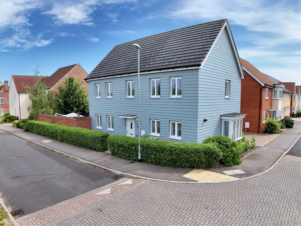 4 bed detached house for sale in Celandine View, Soham, Ely CB7, £