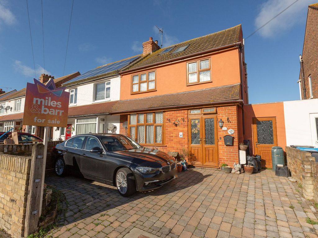 4 bed semidetached house for sale in Whitfield Avenue, Broadstairs