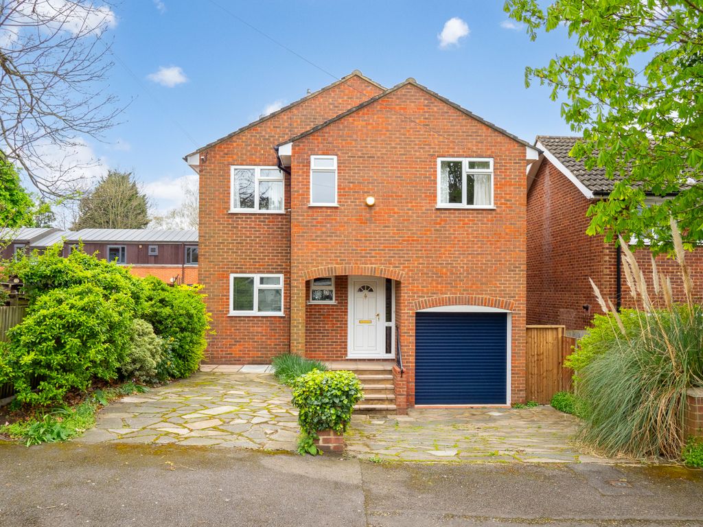 3 bed detached house for sale in York Road, Cheam, Sutton SM2, £775,000