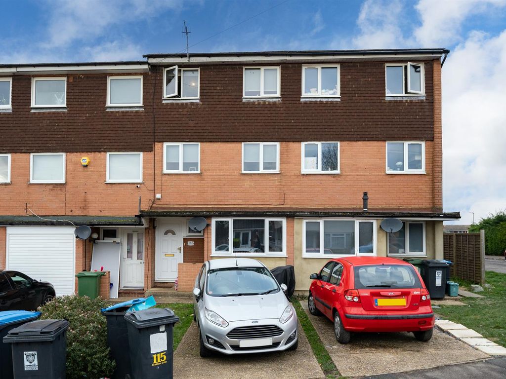 5 bed property for sale in Crabtree Lane, Hemel Hempstead HP3, £415,000