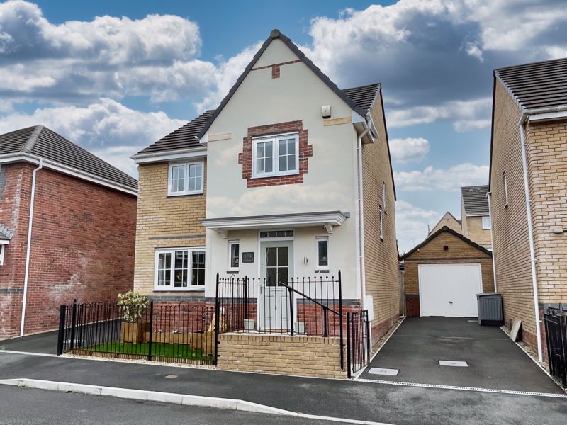 4 bed detached house for sale in Cae Morfa, Skewen, Neath SA10, £