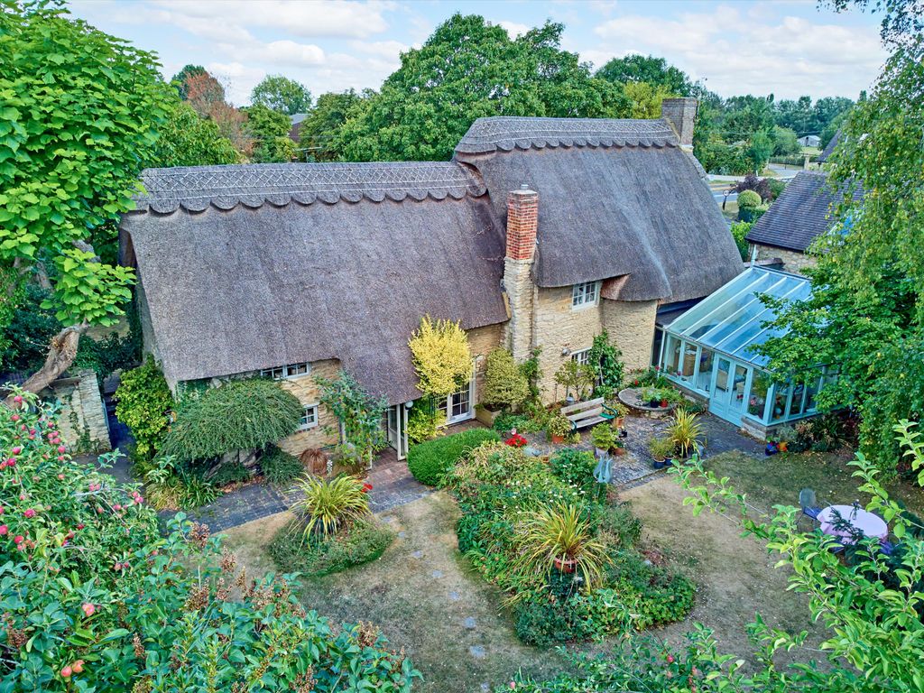 5 bed detached house for sale in WestonOnTheGreen, Oxfordshire OX25