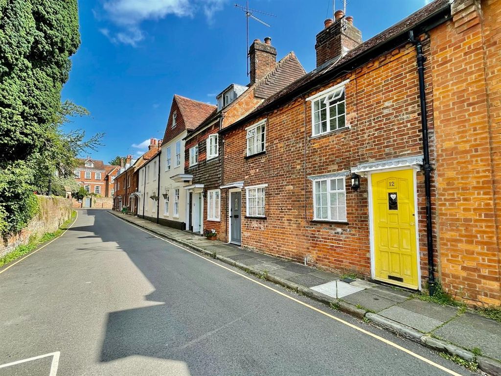 2 bed cottage to rent in Middle Church Lane, Farnham GU9, £1,400 pcm