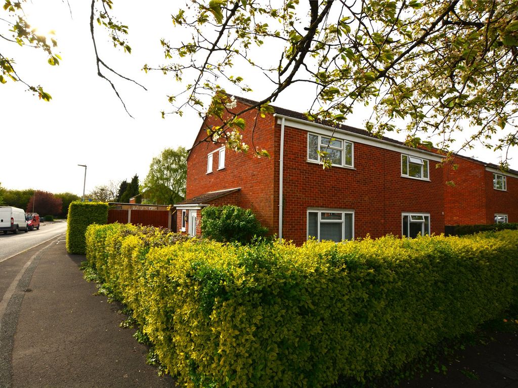 3 bed semidetached house for sale in Chiltern Road, Quedgeley, Gloucester, Gloucestershire GL2