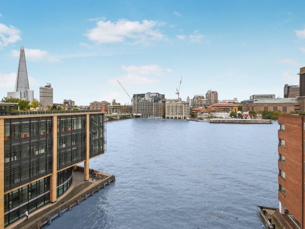 Upper Thames Street, London EC4V  