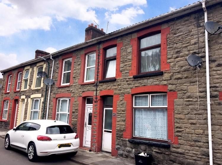 3 bed property to rent in Caefelin Street, Llanhilleth, Abertillery