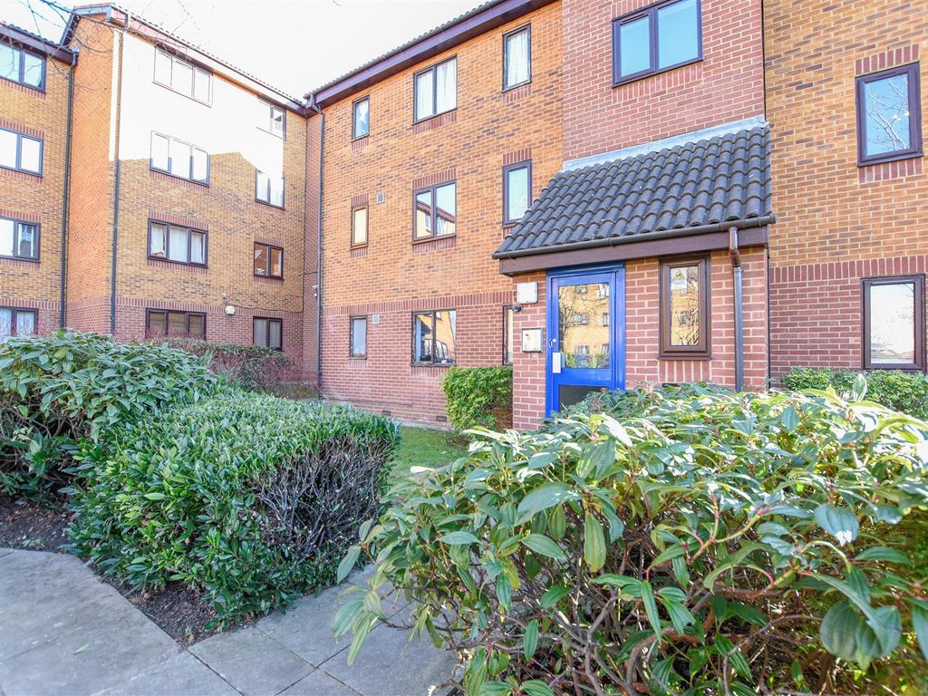 1 bed flat to rent in Cumberland Place, London SE6, £1,000 pcm Zoopla