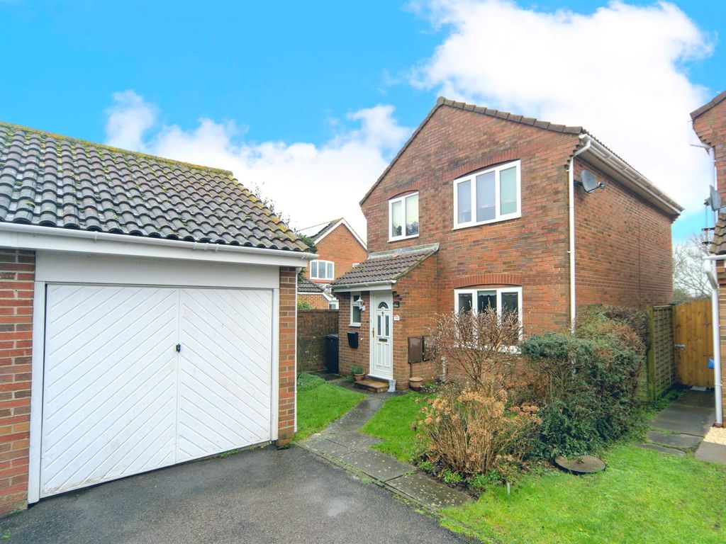 3 bed detached house for sale in Trossachs Close, Eastbourne BN23, £