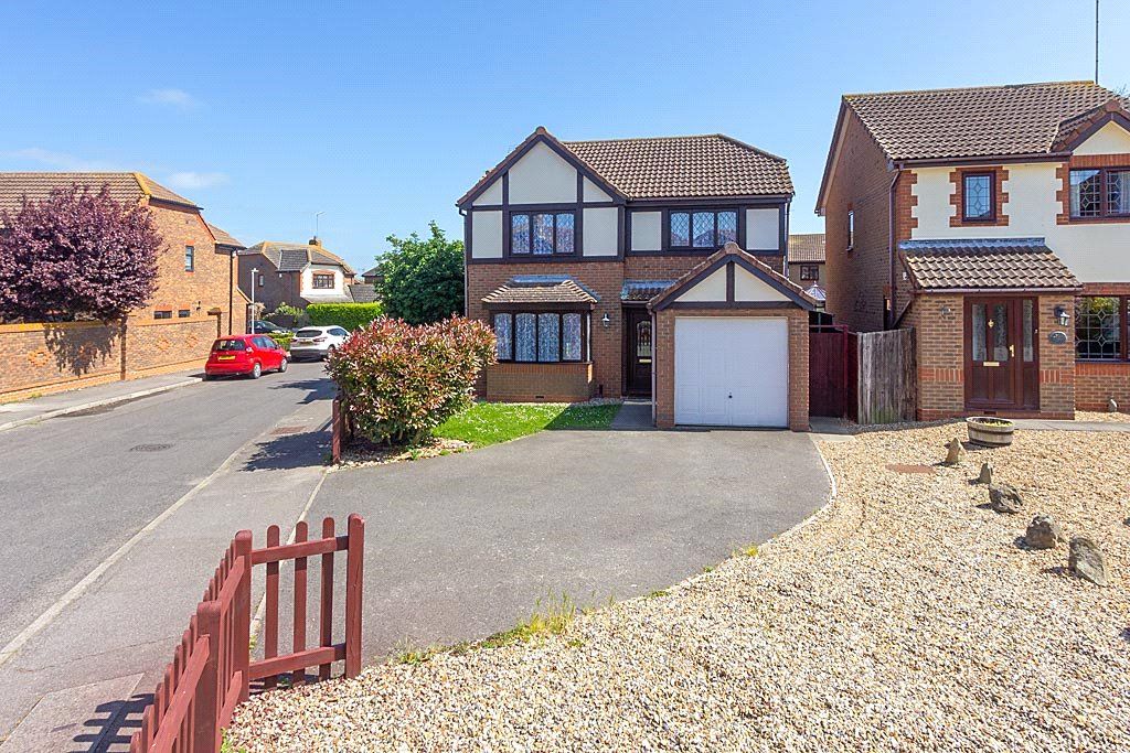 4 bed detached house to rent in Appleford Drive, Minster On Sea