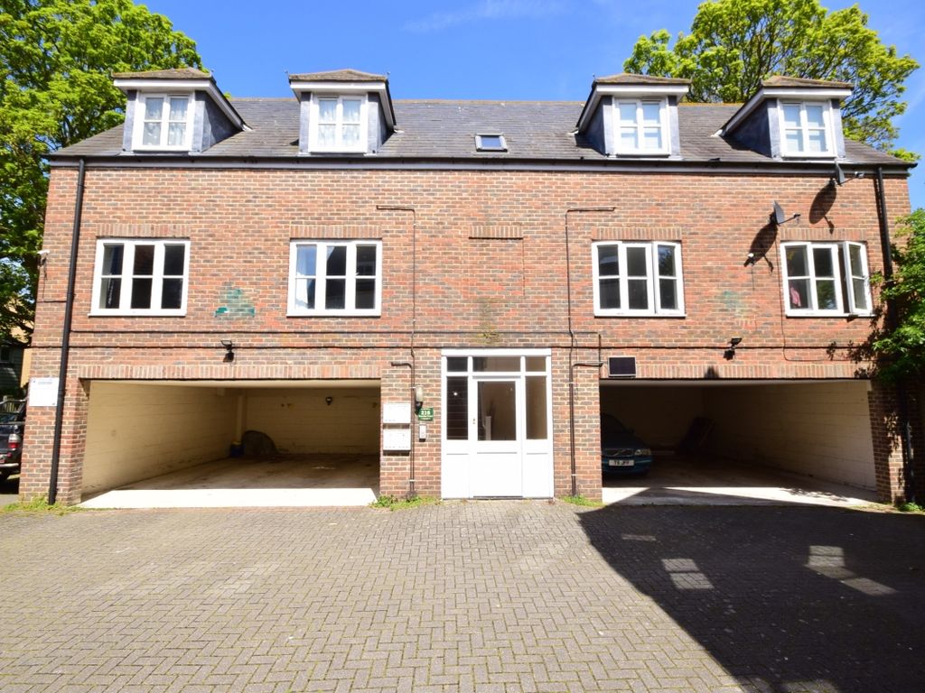 1 bed flat to rent in Court Mount, Canterbury Road, Birchington CT7