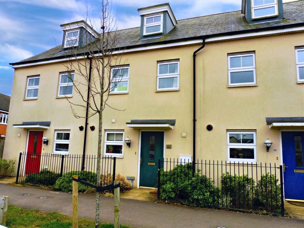 3 bed property to rent in Sterling Way, Upper Cambourne, Cambridge CB23