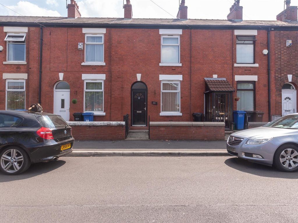 2 bed terraced house to rent in Barlow Lane North, Reddish, Stockport