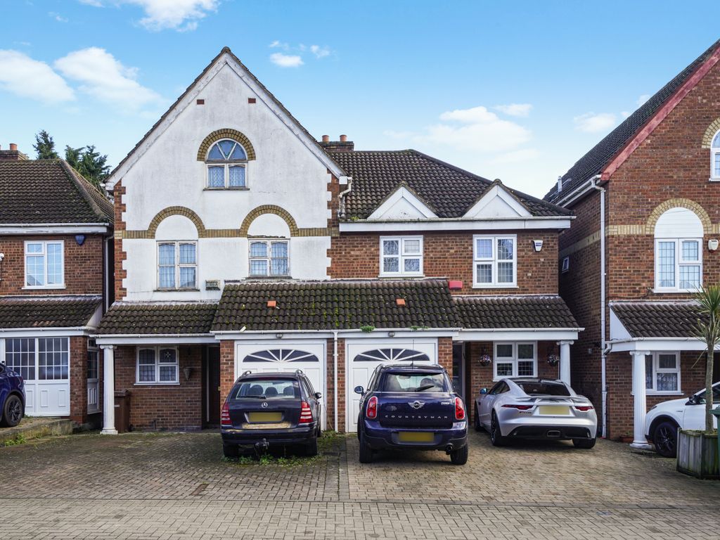 3 bed semidetached house for sale in Kenton Lane, Harrow, Middlesex