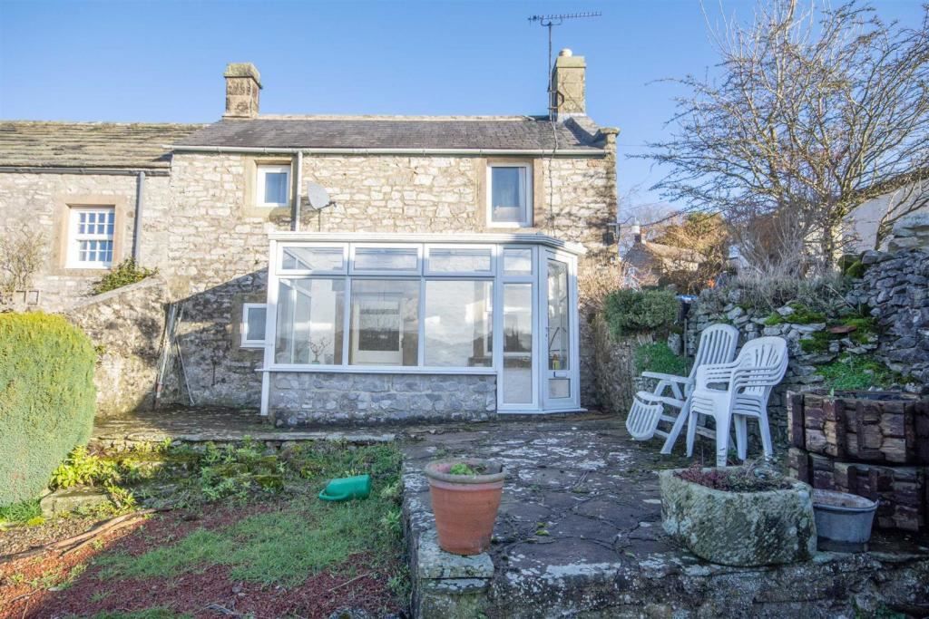 2 bed cottage for sale in Over Haddon, Bakewell DE45 Zoopla