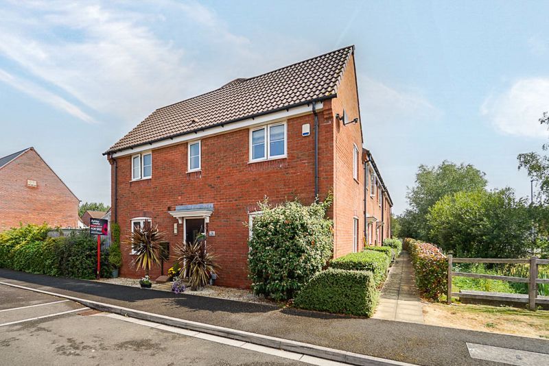 3 bed semidetached house for sale in Blackburn Way, West Wick, Weston