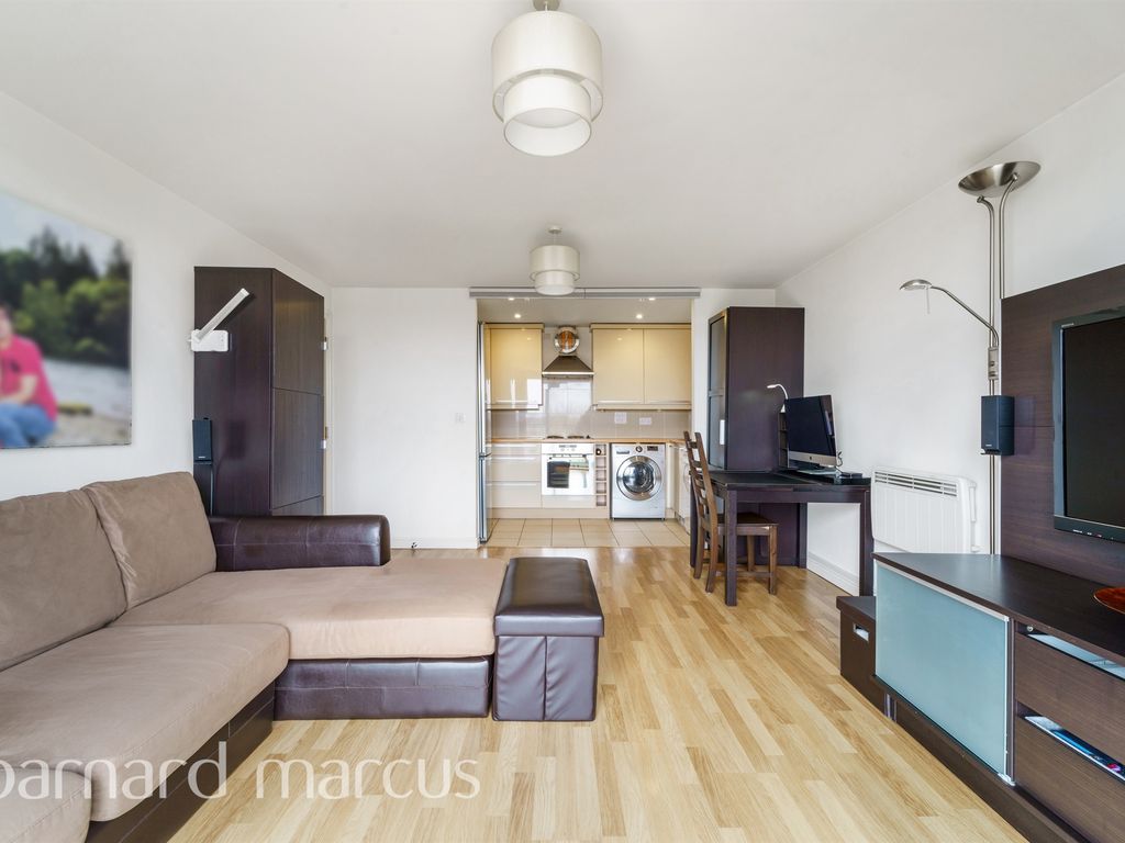 2 bed flat for sale in High Street, Feltham TW13, £280,000 Zoopla