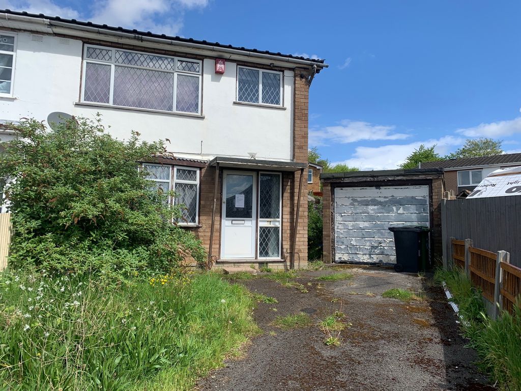 3 bed semidetached house for sale in Matlock Close, Netherton, Dudley