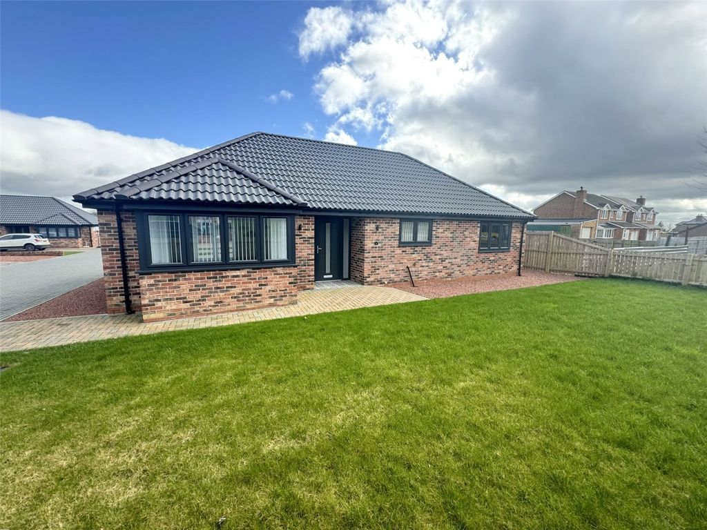 3 bed bungalow for sale in Newbury Close, Leeholme, Auckland, Co