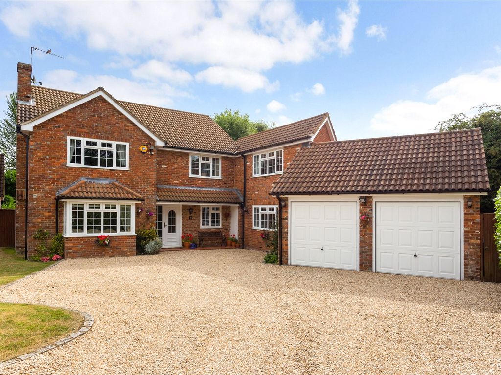 5 bed detached house for sale in Main Road, Naphill, High