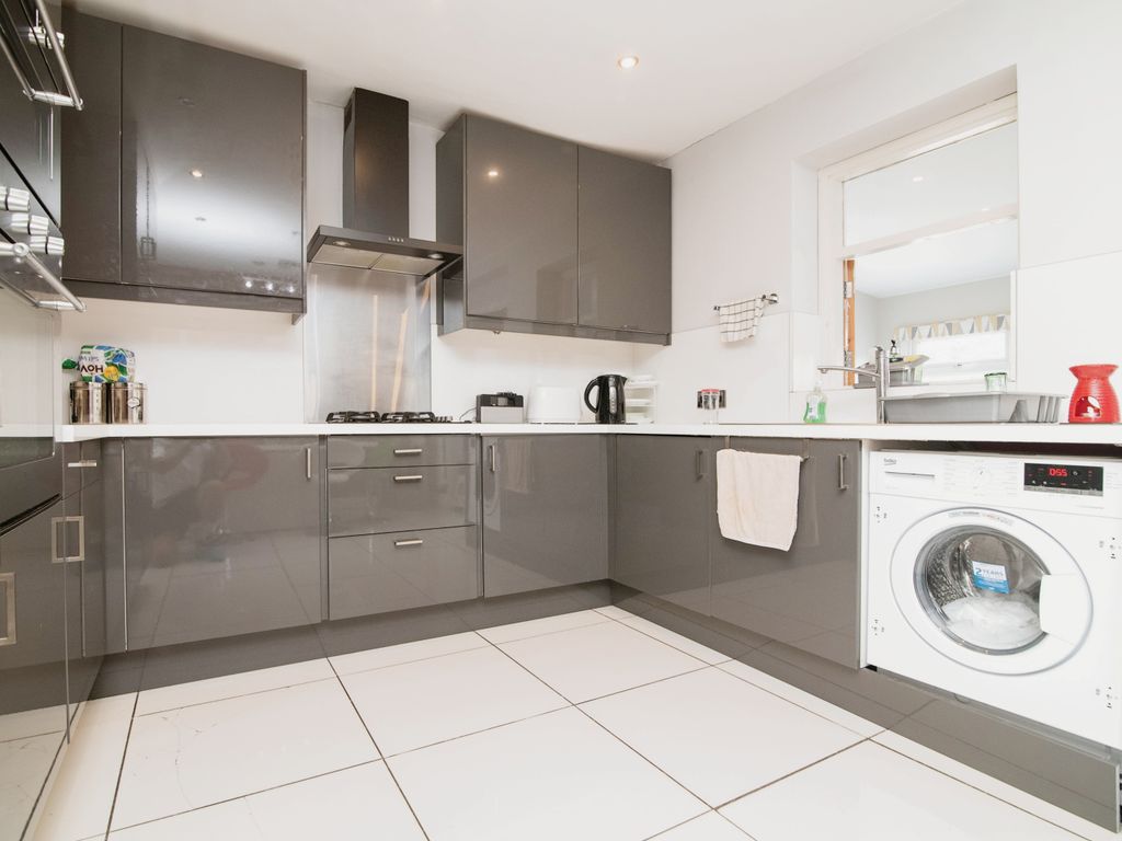 3 bed semidetached house for sale in Bodenham Road, Oldbury B68, £240,000 Zoopla