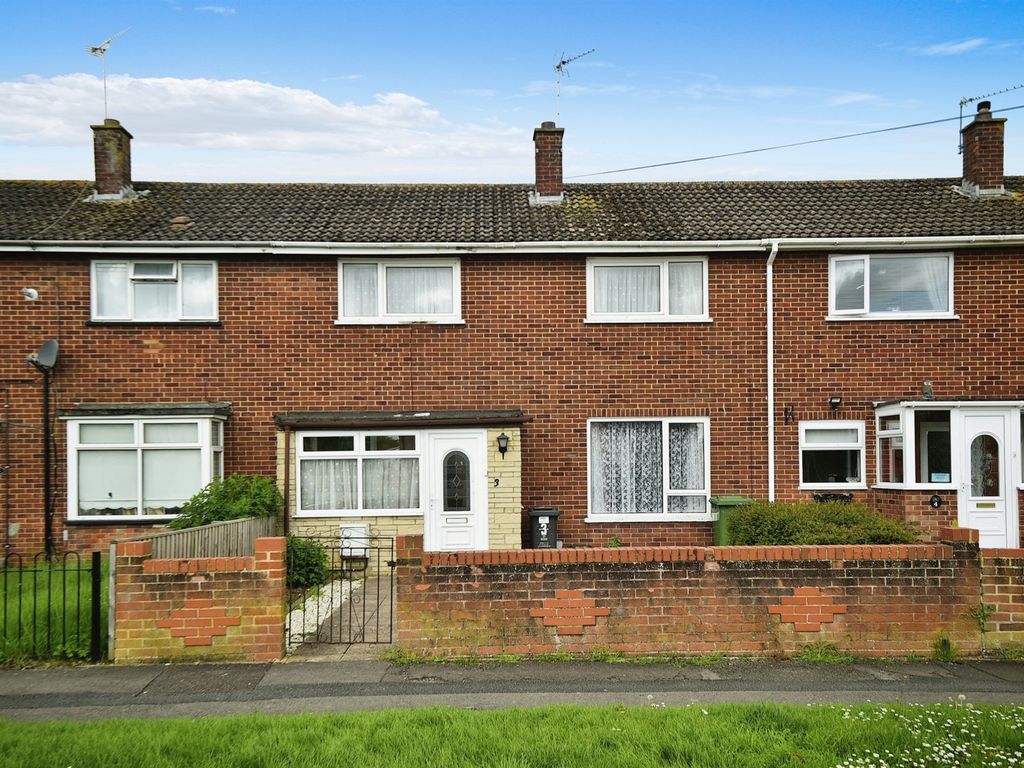 3 bed terraced house for sale in Barnstaple Close, Swindon SN3 Zoopla