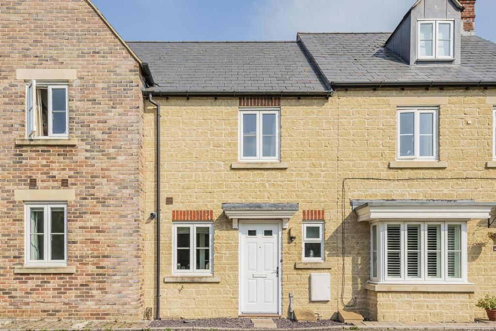2 bed terraced house to rent in Boundary Lane, Carterton, Oxon OX18