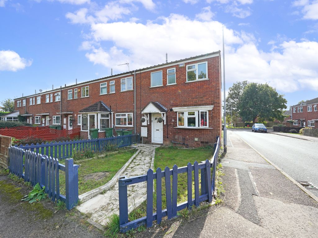 3 bed end terrace house for sale in Shakespeare Close, Leicester