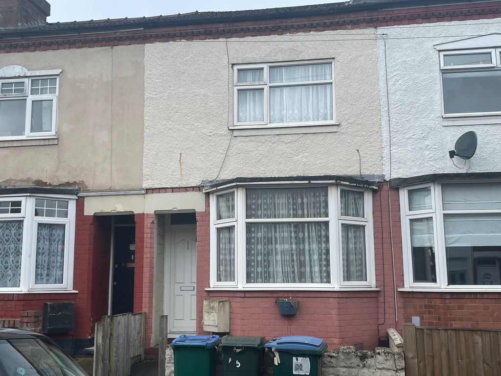 3 bed terraced house to rent in Kingsland Avenue, Chapelfields