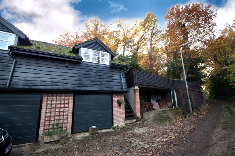 1 bed flat to rent in Black Pond Lane, Lower Bourne, Farnham GU10 Zoopla