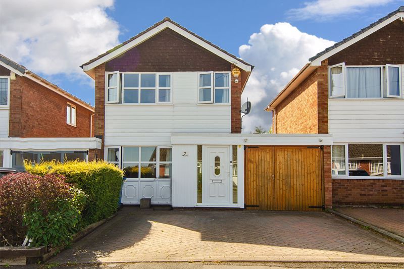 3 bed linkdetached house for sale in Hill Lane, Chase Terrace