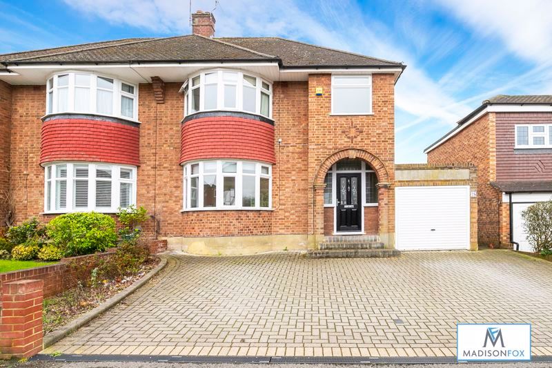 3 bed semidetached house to rent in Coolgardie Avenue, Chigwell IG7