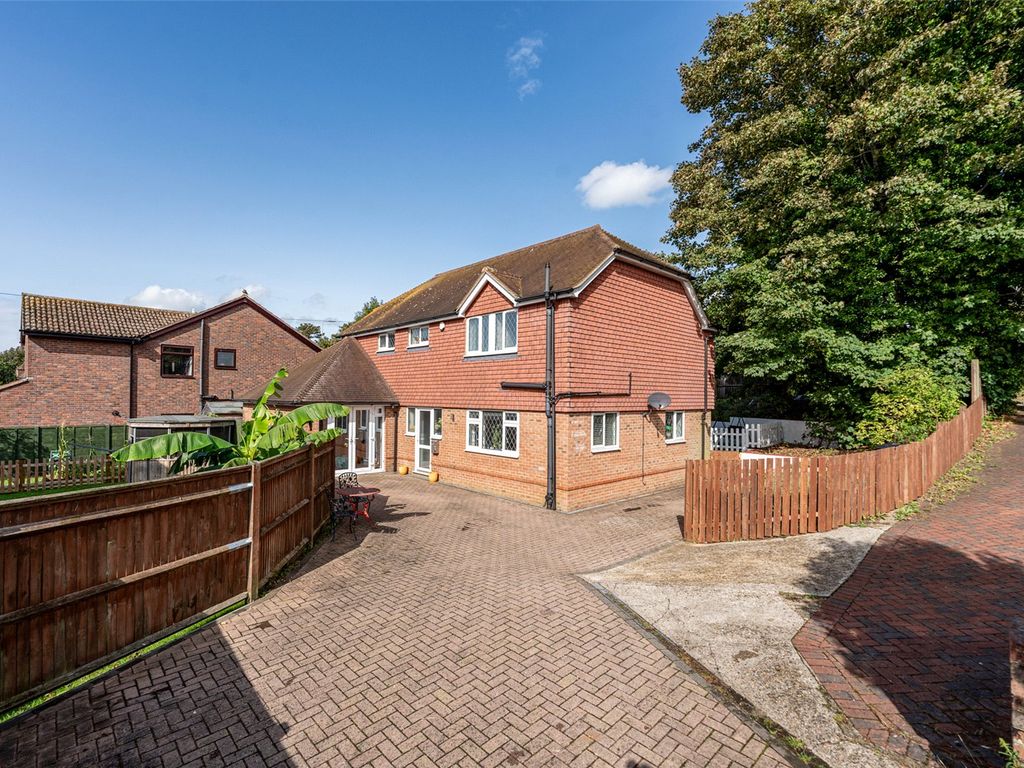 3 bed detached house for sale in Arundel Road, Worthing, West Sussex