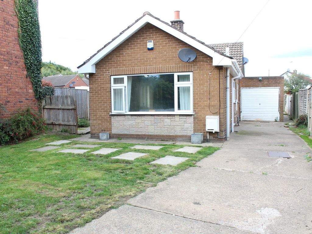 3 bed detached bungalow for sale in Station Road, Morton, Alfreton