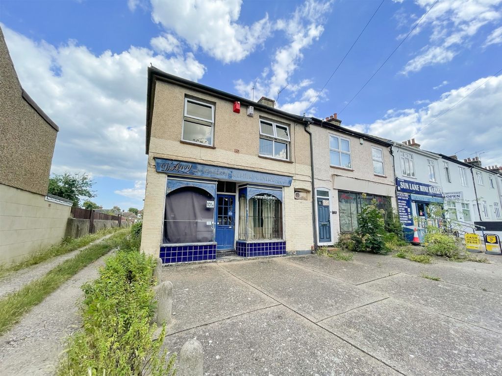 3 bed end terrace house for sale in Sun Lane, Gravesend DA12, £315,000