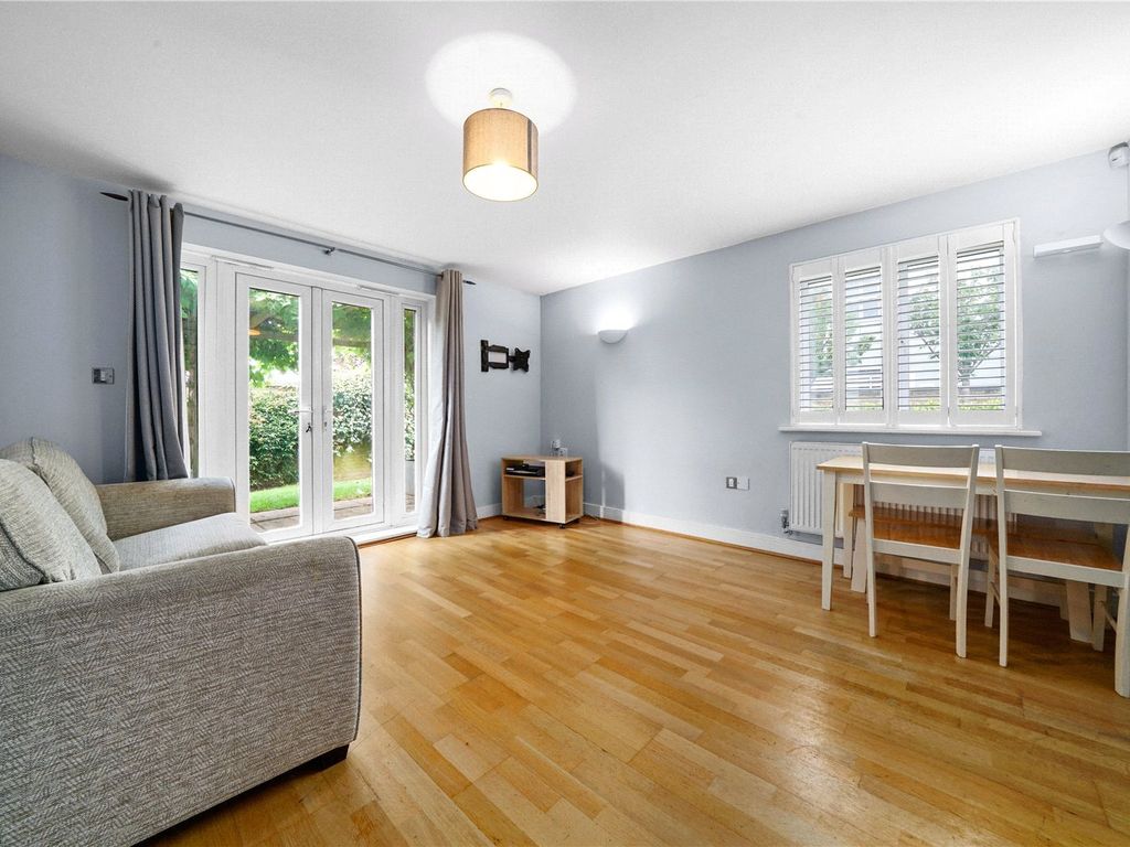 2 bed flat for sale in Pavilion Square, Wandsworth Common, London SW17