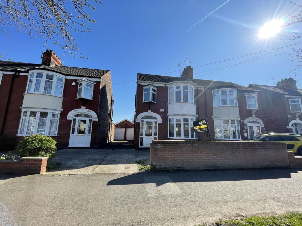 3 bed semidetached house for sale in James Reckitt Avenue, Hull HU8