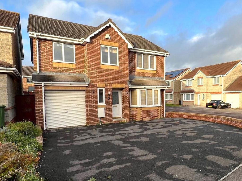 5 bed detached house for sale in Bampton Close, Emersons Green, Bristol
