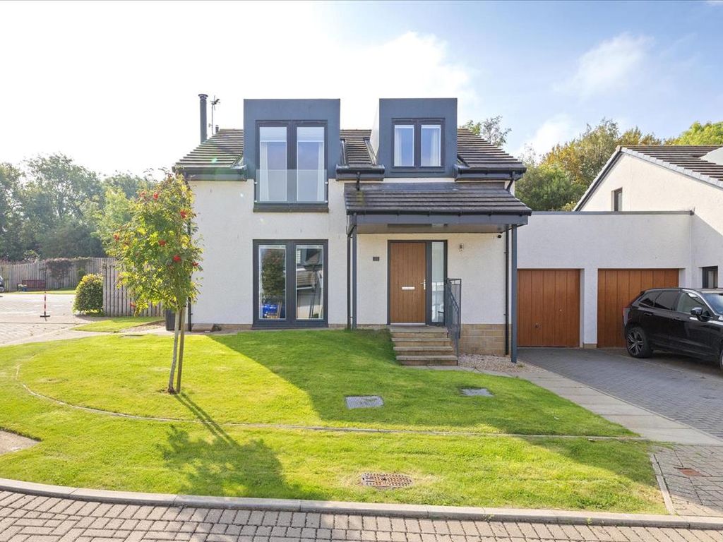 4 bed detached house for sale in 11 Castle View Court, Cousland EH22, £