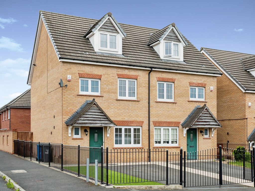 4 bed semidetached house for sale in Egbert Street, Manchester M40