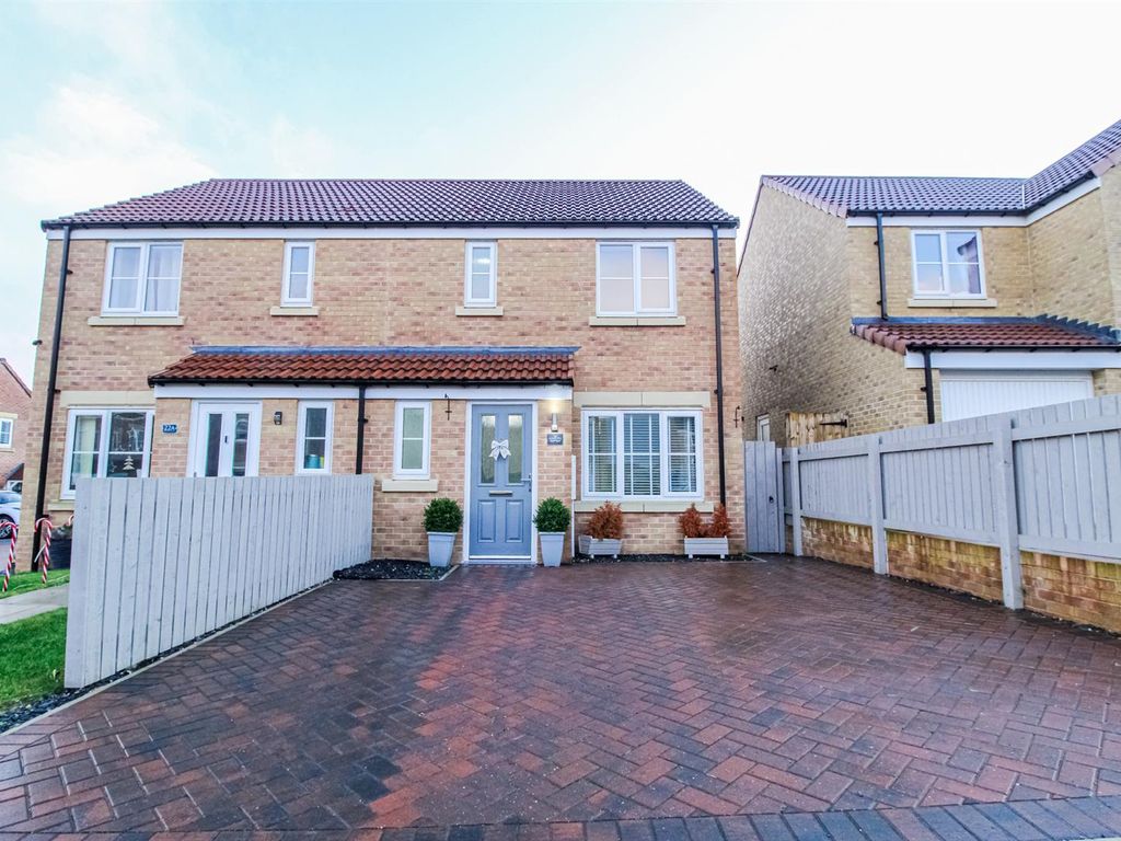 3 bed semidetached house for sale in Sycamore Drive, Castleford WF10