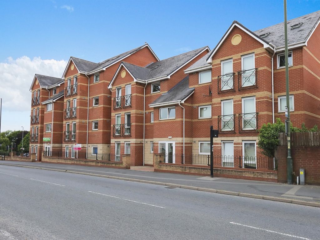 2 bed flat for sale in St. Michaels Close, StourportOnSevern DY13