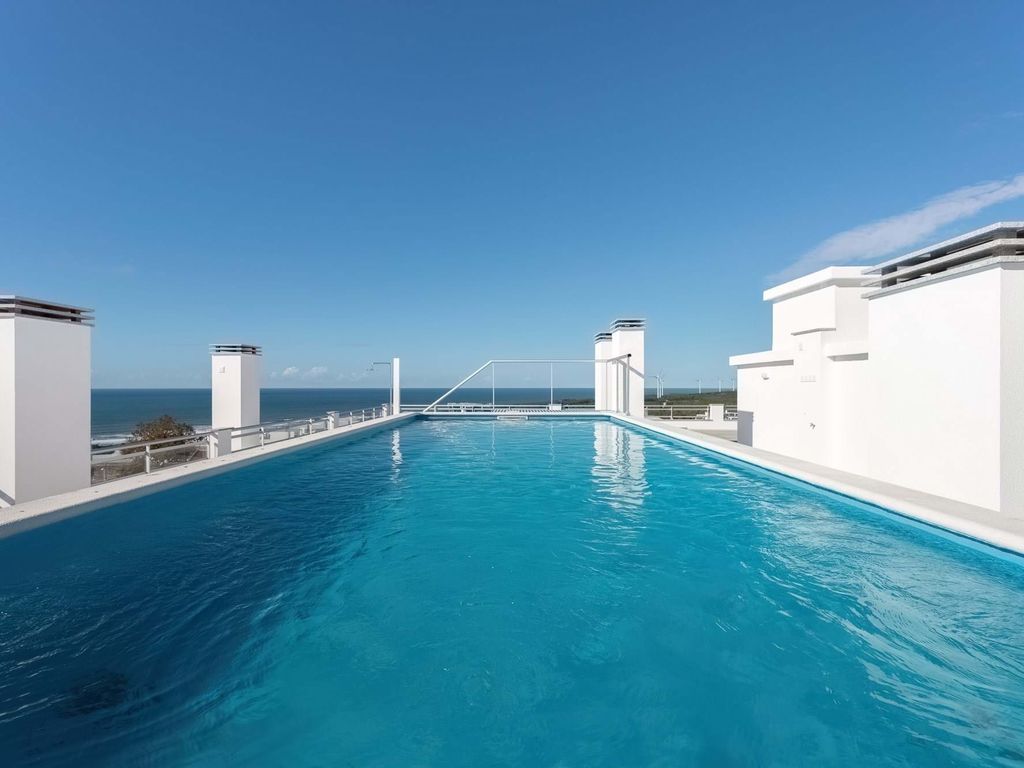3 bed apartment for sale in 2450 Nazaré, Portugal, £300,098 Zoopla
