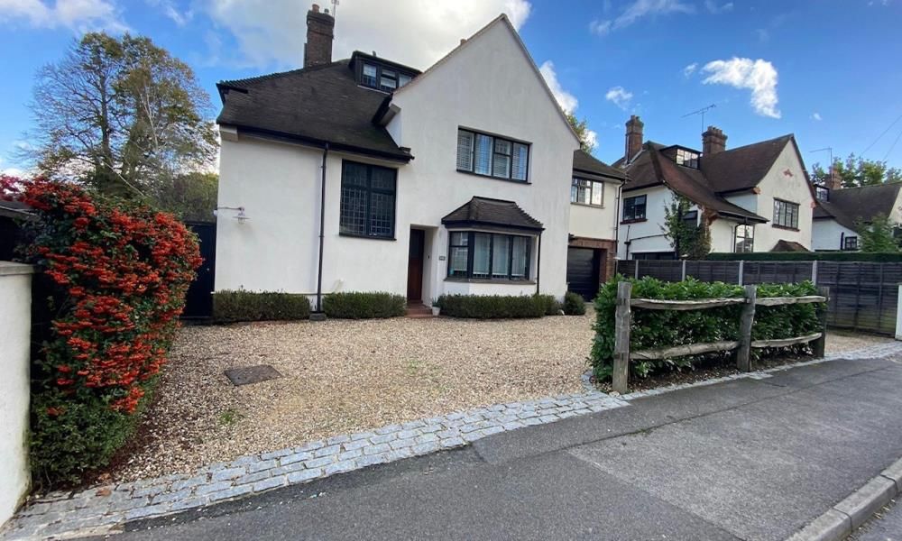 5 bed detached house to rent in White Rose Lane GU22 Zoopla