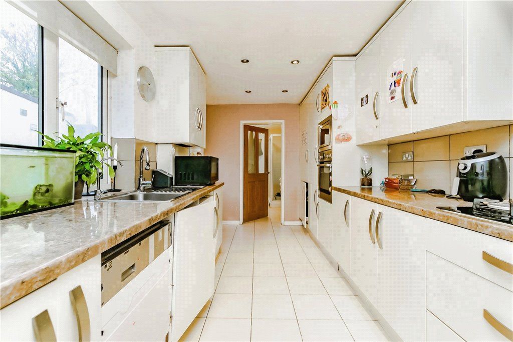 3 bed semidetached house for sale in Benson Road, Croydon CR0, £