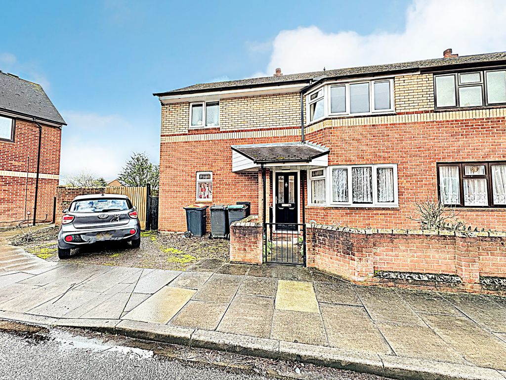 3 bed semidetached house to rent in London Road, Bedford MK42 Zoopla