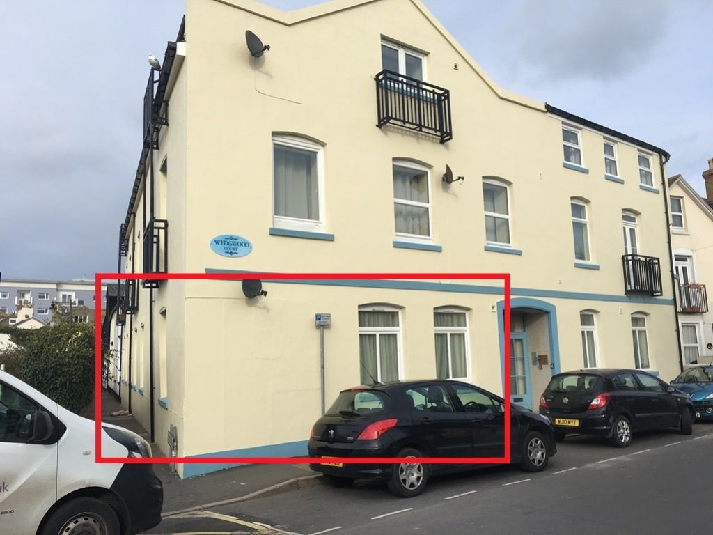 1 bed flat to rent in Wedgewood Court, Somerset Place, Teignmouth TQ14