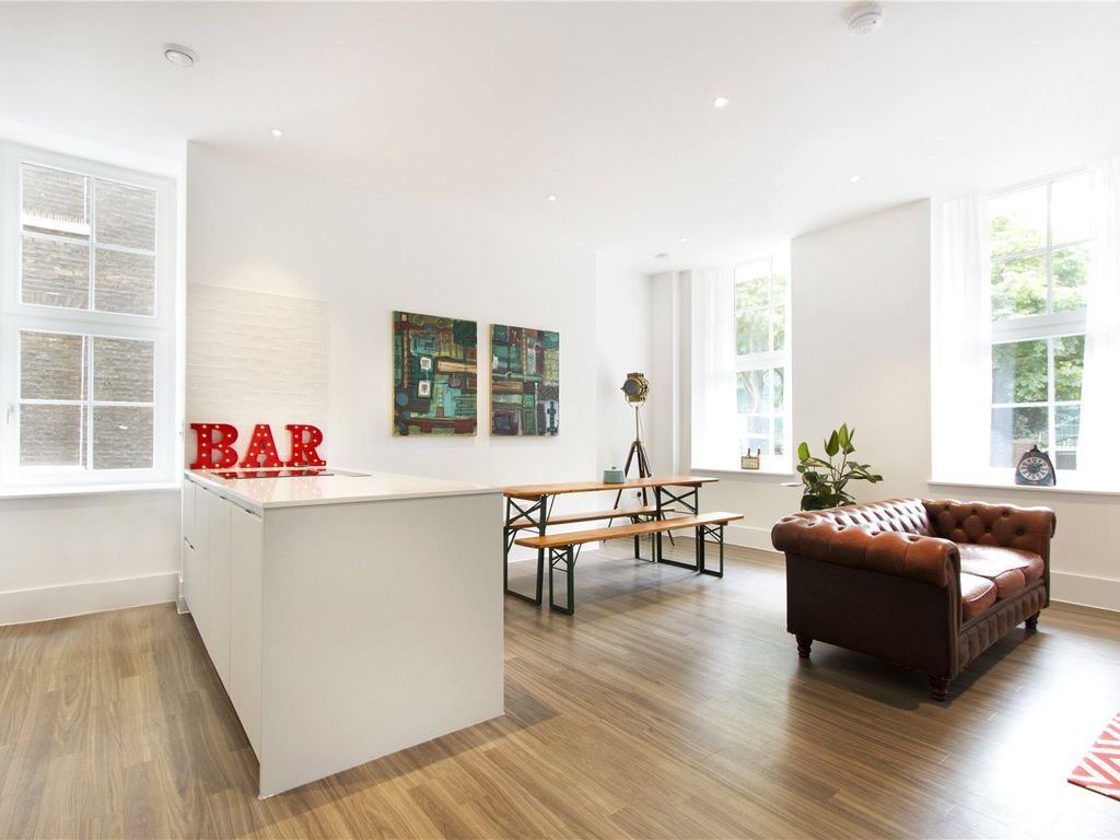 3 bed flat to rent in Goldsmiths Row, Cambridge Heath, London E2, £