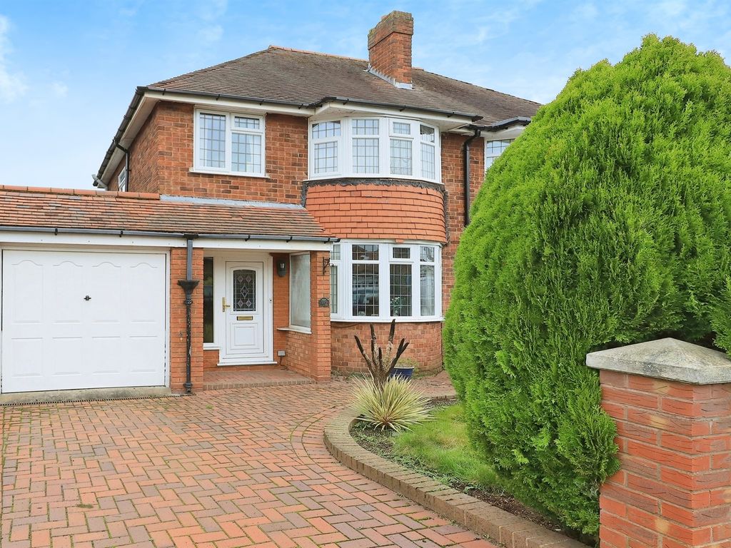3 bed semidetached house for sale in Birches Park Road, Codsall