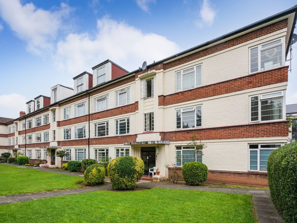 3 bed flat for sale in Manor Vale, Brentford TW8 Zoopla